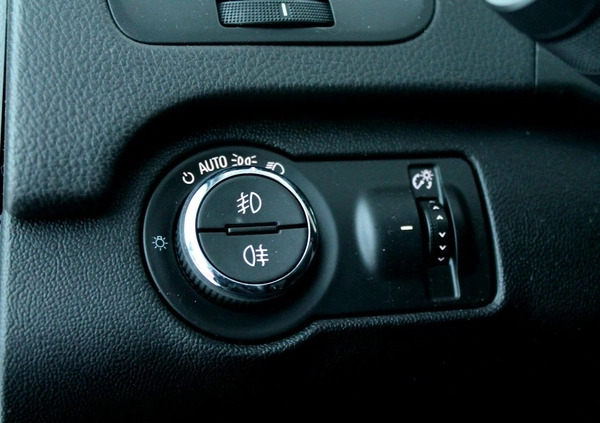 Opel Insignia cena 39999 przebieg: 218000, rok produkcji 2015 z Strzelno małe 497